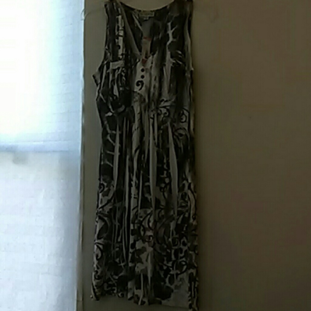 White/ black sun dress
